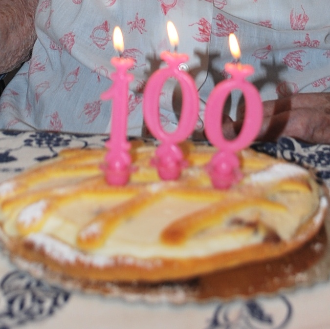 Nonna Angela soffia su 100 candeline