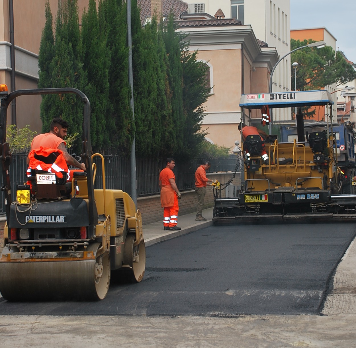 Via Bianchi, arrivano nuovi asfalti
