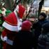 Babbo Natale all'ex scuola Curzi: selfie, doni e sorrisi per i bimbi colpiti dal terremoto